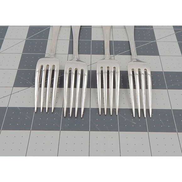 International Silverplate Waverly Dinner Place Forks 7-1/4 Inch Set of 4 - Picture 7 of 15